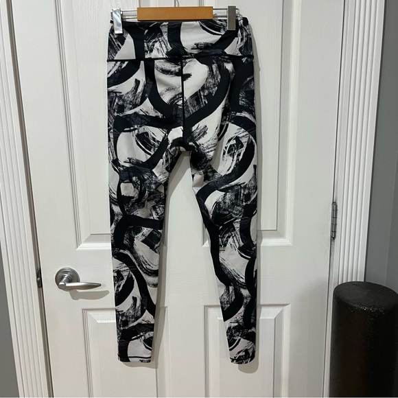 women’s black and white pull on leggings size medium - Picture 4 of 8